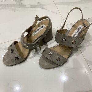 Steve Madden Gray Heels Sleek Design